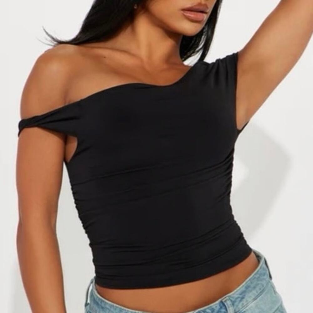 Fashion Nova Blind Date One Shoulder Top Black Size 1X NWT Ruched